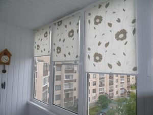 Установка рулонных штор на пластиковые окна в Ставрополе